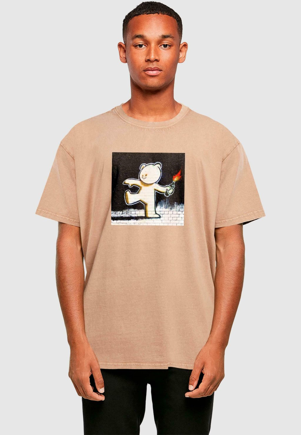 Базовая футболка Merchcode, бежевый
Базовая футболка Merchcode, бежевый