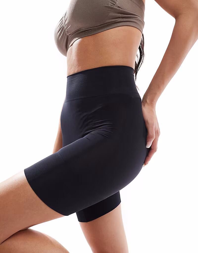 Шорты Dorina Essensual сглаживающие, средней талии, против натирания, черного цвета
Шорты Dorina Essensual сглаживающие, средней талии, против натирания, черного цвета