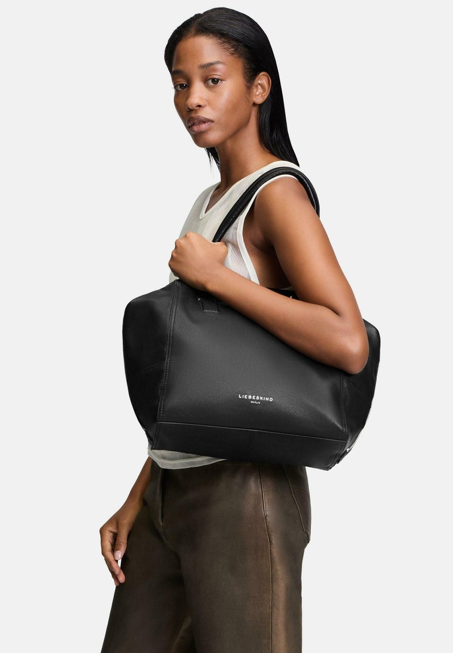 Сумка Liebeskind Berlin KAYLA, Schwarz/Black
Сумка Liebeskind Berlin KAYLA, Schwarz/Black