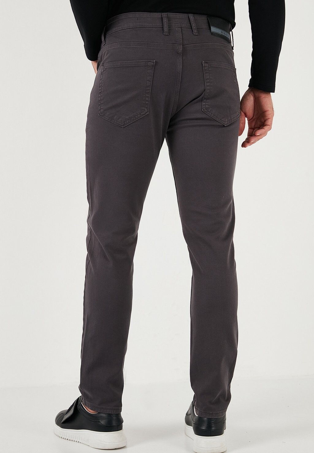 Джинсы облегающего кроя Buratti, темно-серый
Джинсы облегающего кроя Buratti, темно-серый