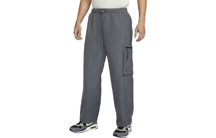 Спортивные брюки мужские SPORTSWEAR TECH PACK темно-серые Nike, темно-серый
Спортивные брюки мужские SPORTSWEAR TECH PACK темно-серые Nike, темно-серый