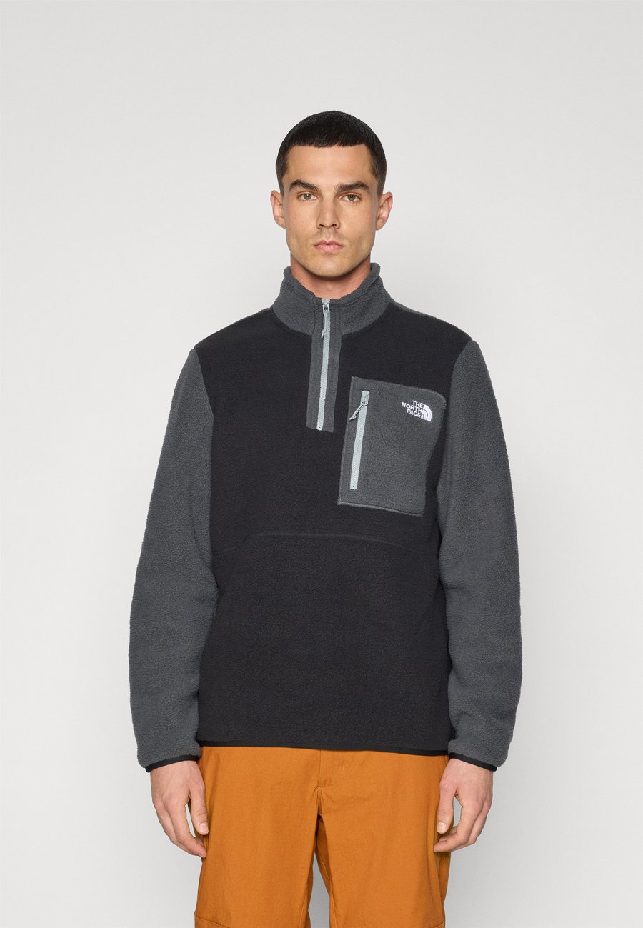 Джемпер The North Face YUMIORI 1/4 ZIP, White Dune/Midnight Pet/Black
Джемпер The North Face YUMIORI 1/4 ZIP, White Dune/Midnight Pet/Black