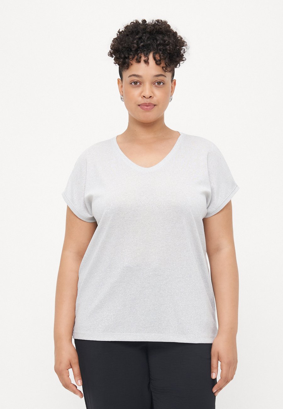 Футболка ONLY Carmakoma CARSILVERY V NECK, Silver-Coloured, Красный, Футболка ONLY Carmakoma CARSILVERY V NECK, Silver-Coloured
Футболка ONLY Carmakoma CARSILVERY V NECK, Silver-Coloured, Красный, Футболка ONLY Carmakoma CARSILVERY V NECK, Silver-Coloured