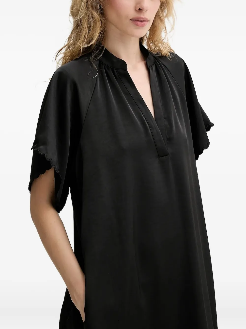 Платье с V-образным вырезом Bruuns Bazaar, черный
Платье с V-образным вырезом Bruuns Bazaar, черный