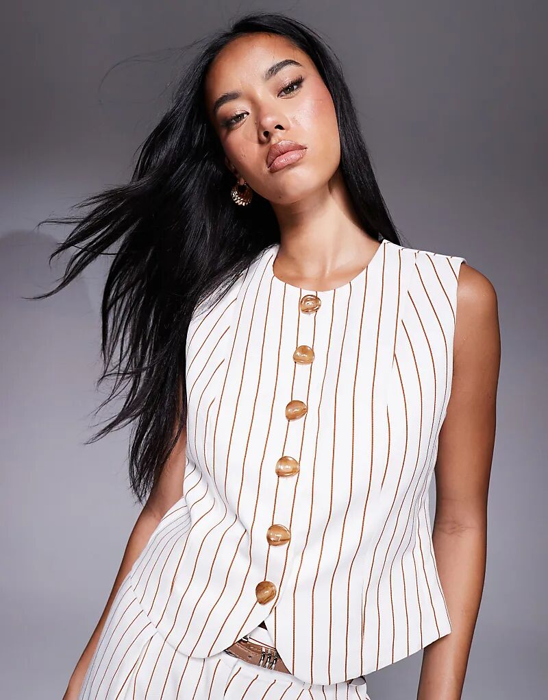 Жилет River Island с высоким воротом в белую полоску
Жилет River Island с высоким воротом в белую полоску