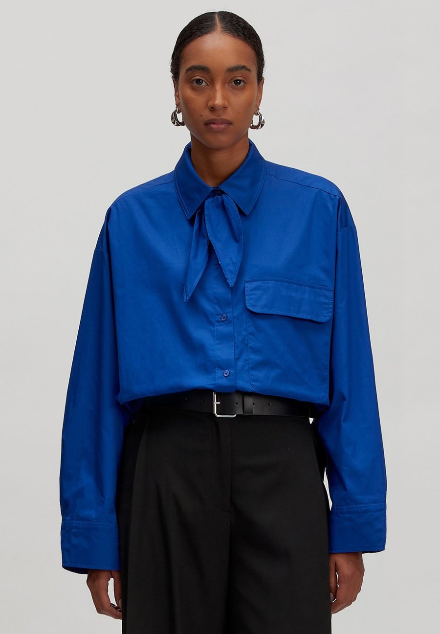 Блуза EDITED DIEGO, Blau/Blue
Блуза EDITED DIEGO, Blau/Blue