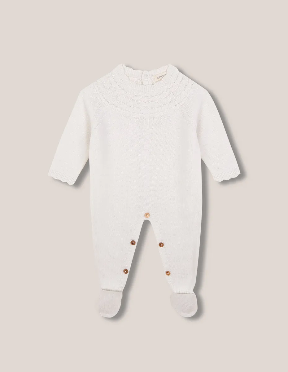 Детский комбинезон с вязкой «коса» и волнистым воротником, светло-коричневый Gocco
Детский комбинезон с вязкой «коса» и волнистым воротником, светло-коричневый Gocco