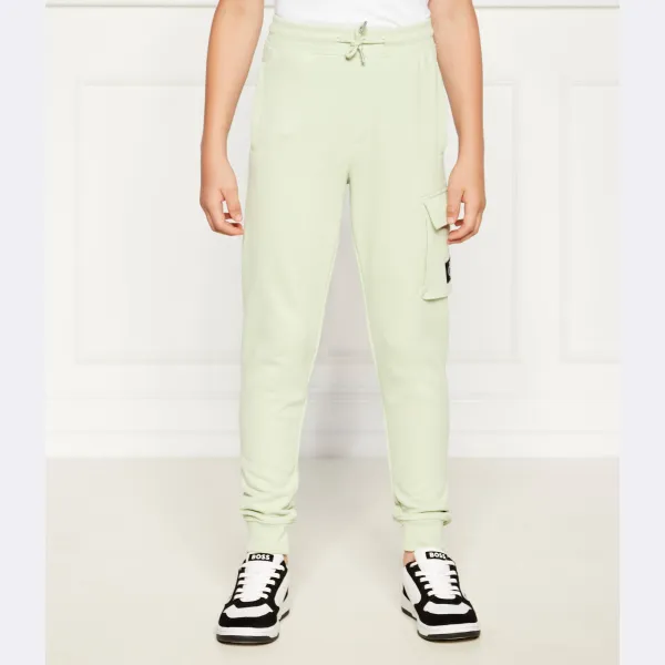 Спортивные брюки свободного кроя Calvin Klein, зеленый
Спортивные брюки свободного кроя Calvin Klein, зеленый