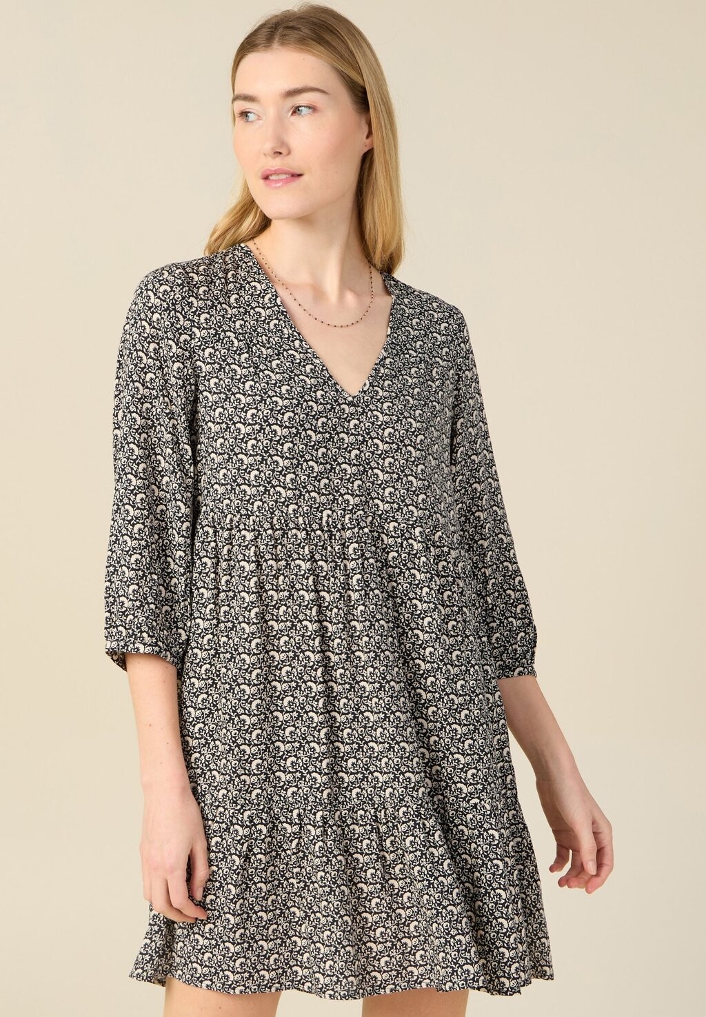 Повседневное платье BONOBO Jeans, черный
Повседневное платье BONOBO Jeans, черный