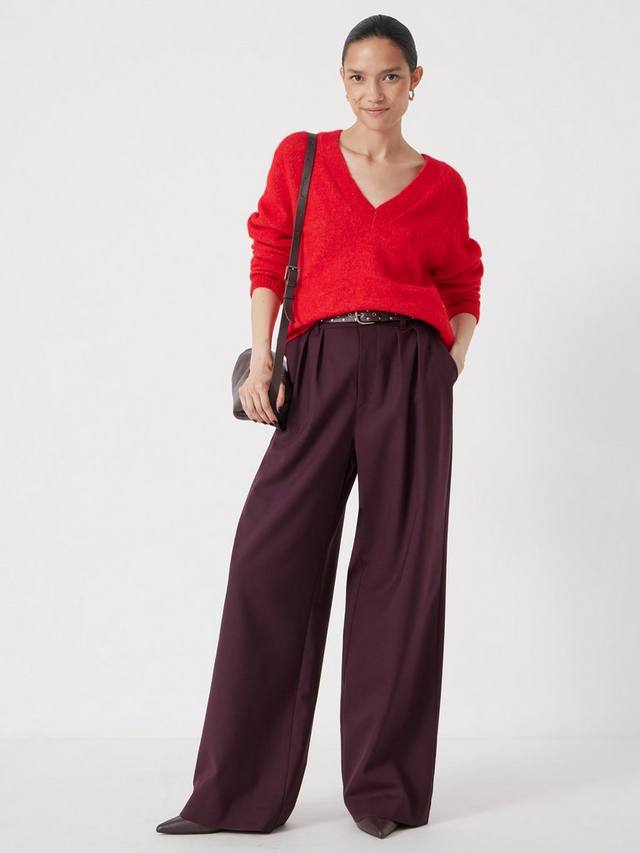 Вязаный джемпер с V-образным вырезом из шерсти HUSH, Bright Red
Вязаный джемпер с V-образным вырезом из шерсти HUSH, Bright Red