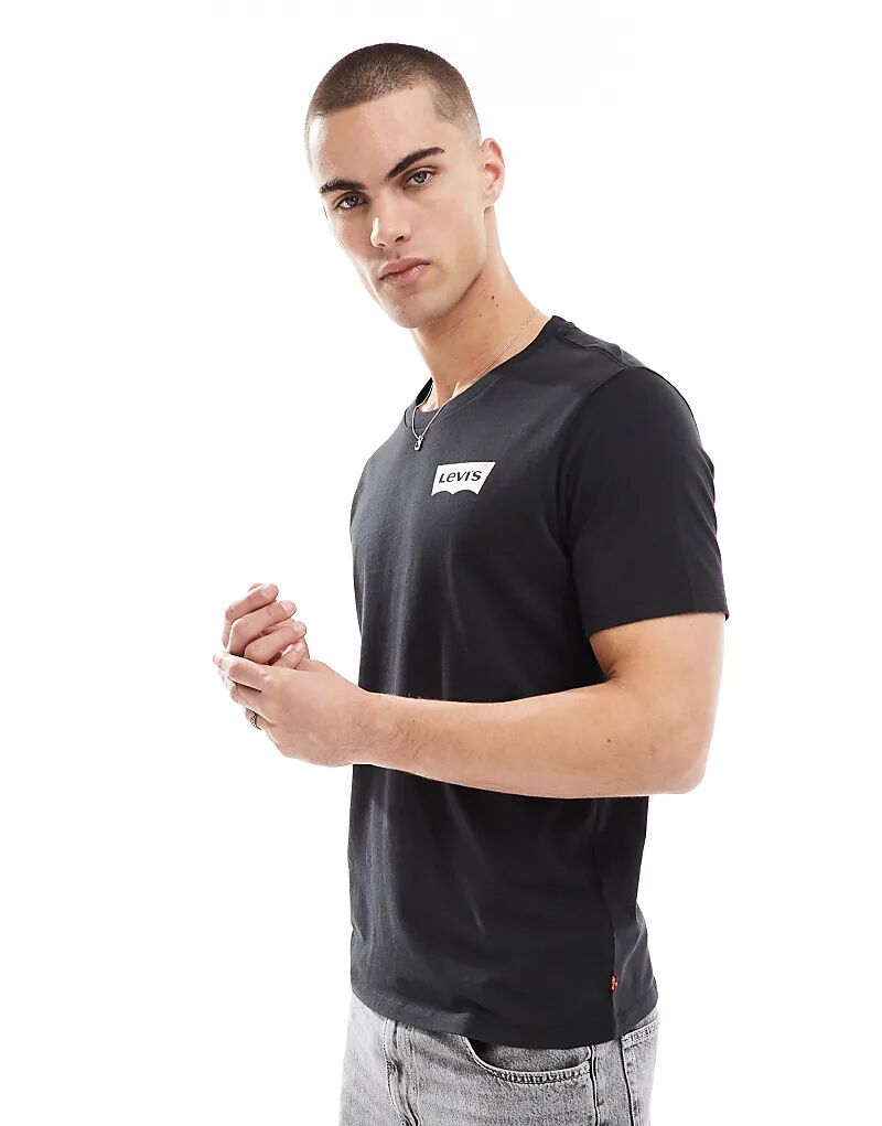 Футболка Levi's с логотипом в виде крыла летучей мыши черного цвета 
Футболка Levi's с логотипом в виде крыла летучей мыши черного цвета