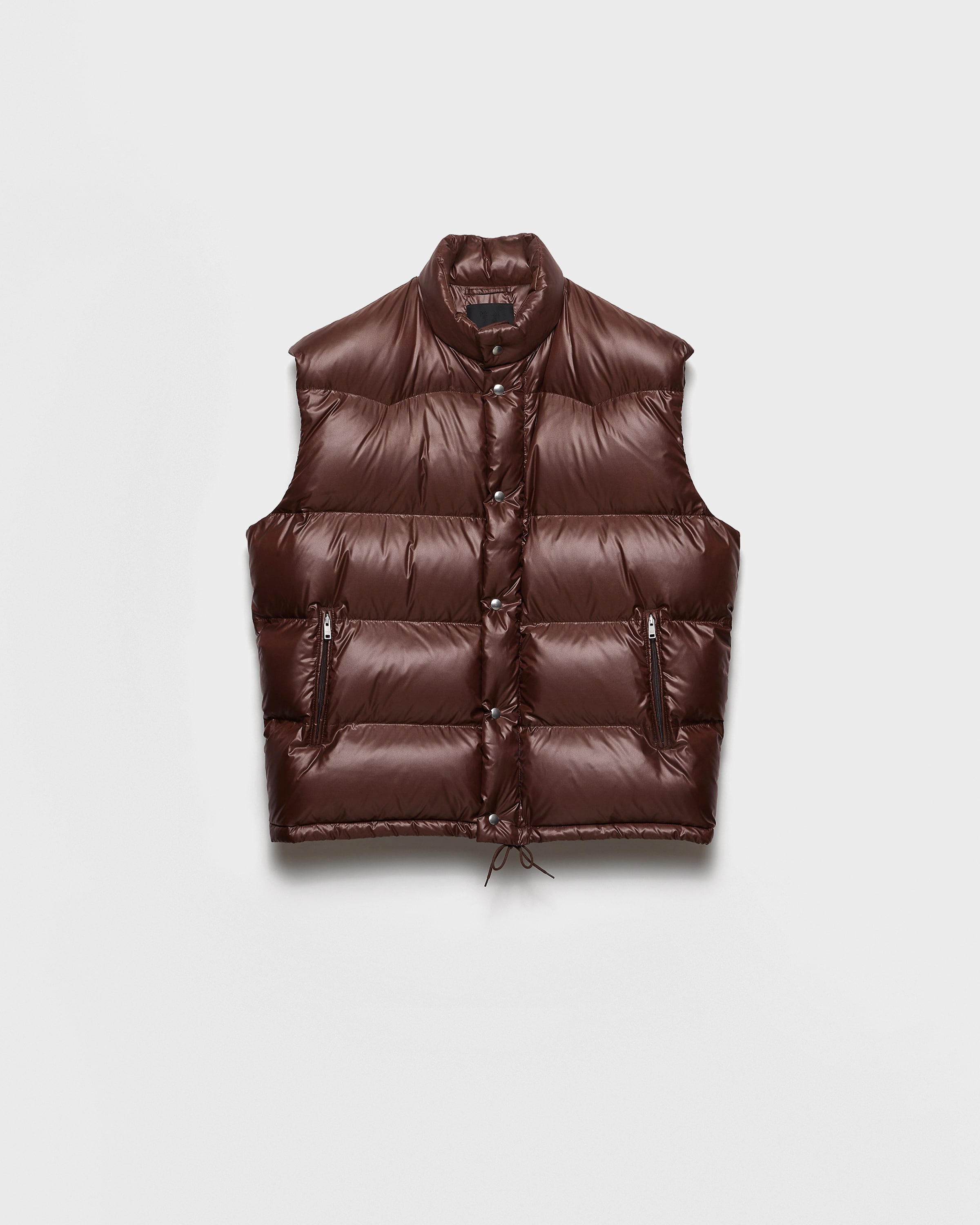 Пуховый жилет из Re-Nylon Prada, коричневый
Пуховый жилет из Re-Nylon Prada, коричневый