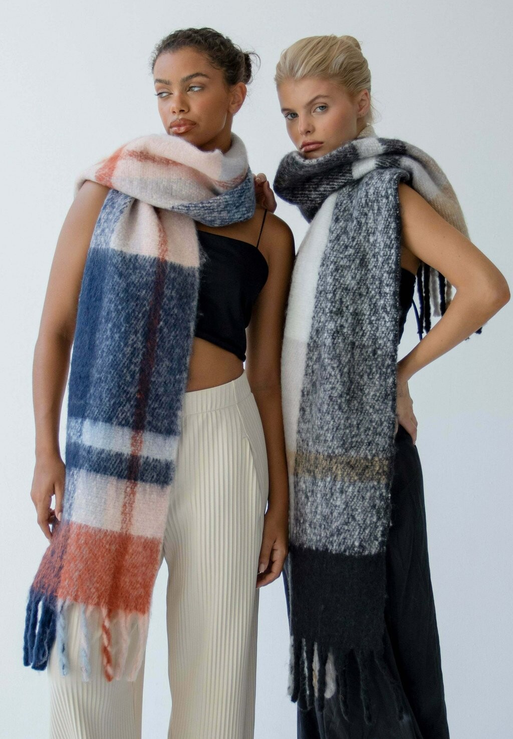 Шарф THE STOCKHOLM ARCTIC FOX & CO., черный
Шарф THE STOCKHOLM ARCTIC FOX & CO., черный