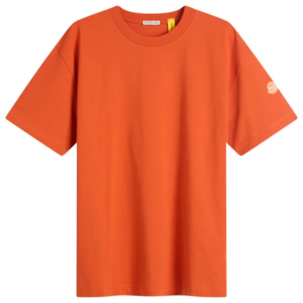 Футболка с изображением фермы Гилга от Дональда Гловера Moncler Genius, оранжевый
Футболка с изображением фермы Гилга от Дональда Гловера Moncler Genius, оранжевый