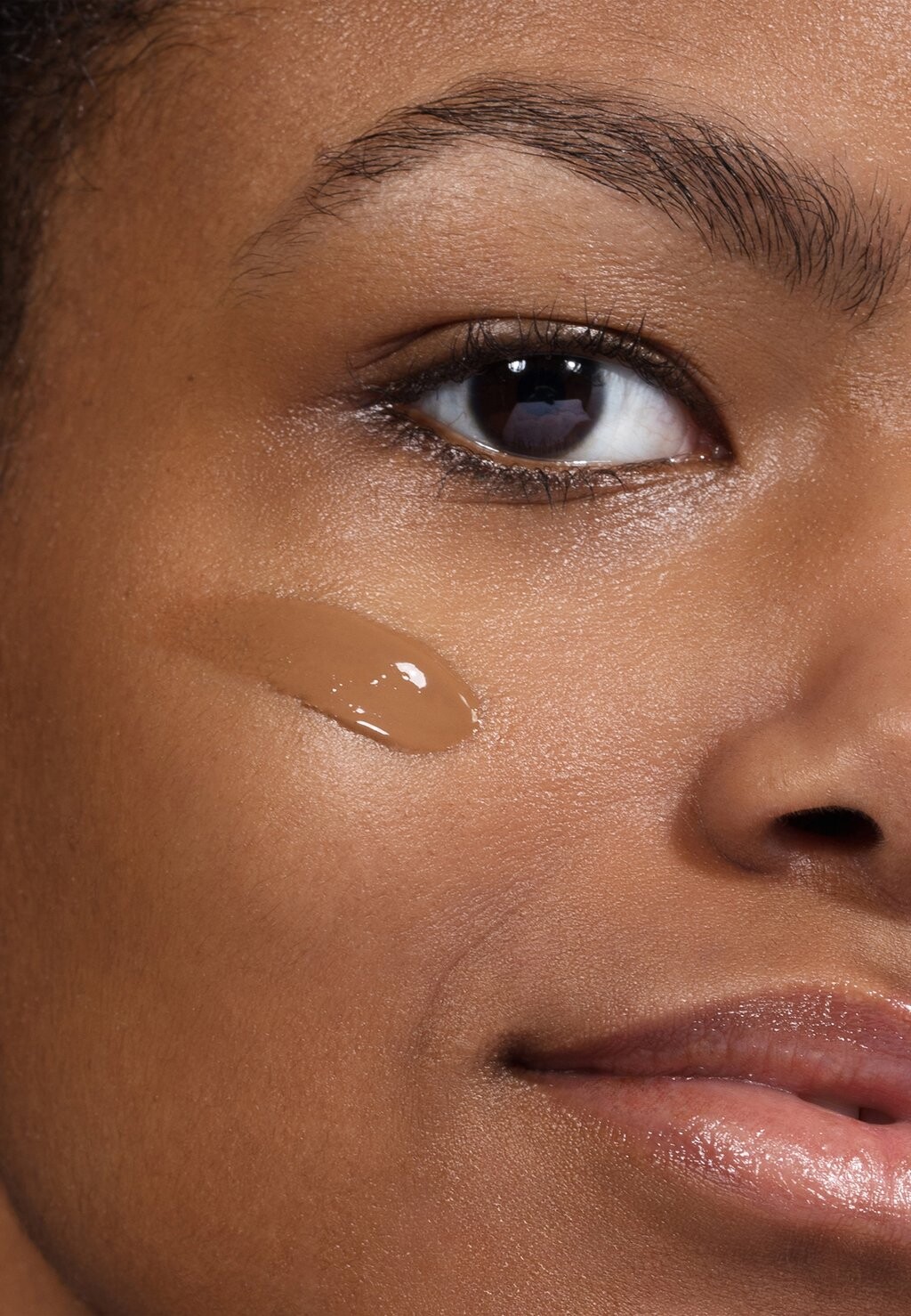 Тональный крем Skinonym Semi-Matte Peptide Foundation MÁDARA, #75 темно-каштановый
Тональный крем Skinonym Semi-Matte Peptide Foundation MÁDARA, #75 темно-каштановый