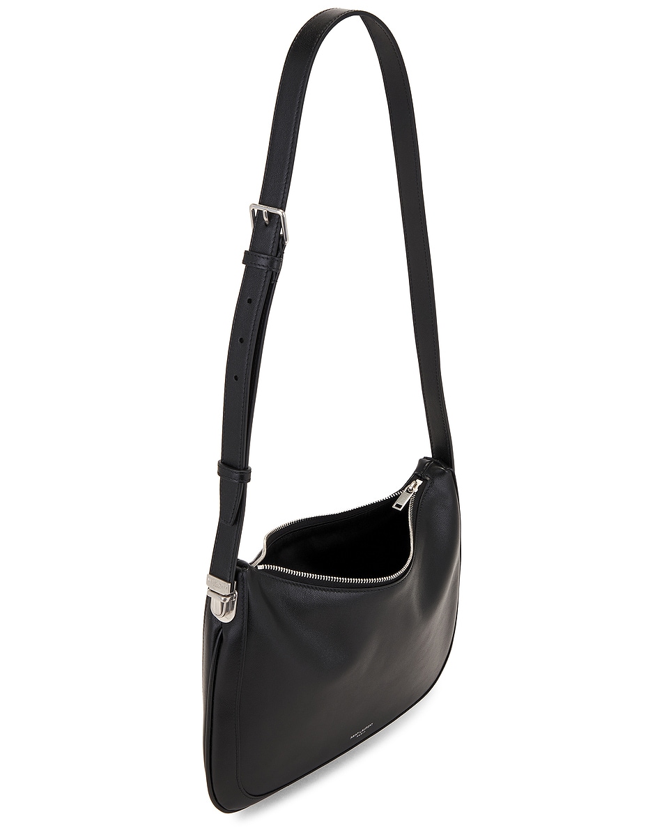 Мини-сумка-хобо Saint Laurent, цвет Nero
Мини-сумка-хобо Saint Laurent, цвет Nero