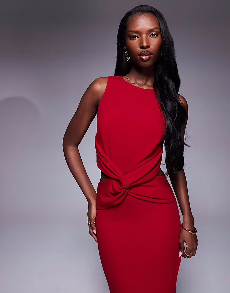 Платье макси-облегающего кроя TFNC из крепа с вырезом на талии красного цвета
Платье макси-облегающего кроя TFNC из крепа с вырезом на талии красного цвета