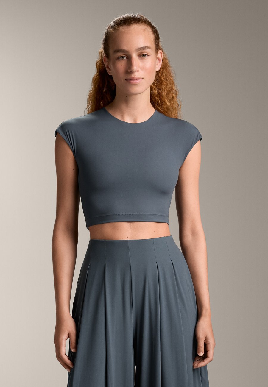 Футболка OYSHO LIGHT TOUCH, Rose Gold Coloured/Grey
Футболка OYSHO LIGHT TOUCH, Rose Gold Coloured/Grey