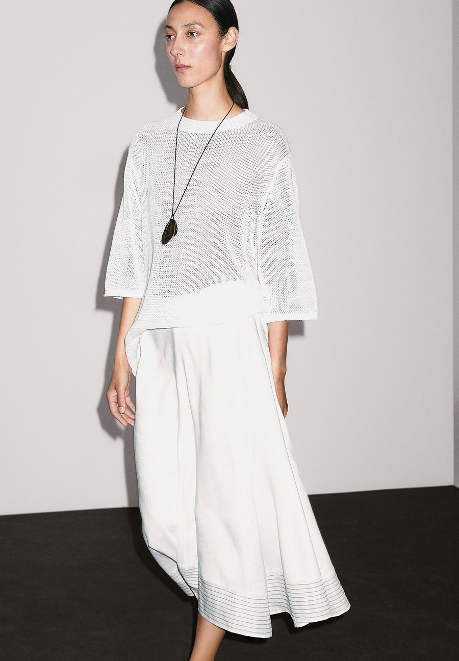 Юбка Massimo Dutti FLARED WITH SEAM DETAILS, White
Юбка Massimo Dutti FLARED WITH SEAM DETAILS, White