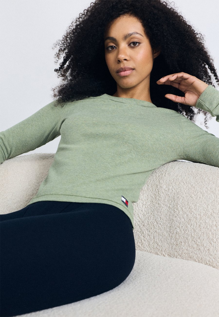 Пижамный топ Tommy Hilfiger HERITAGE, Khaki Heather/Khaki
Пижамный топ Tommy Hilfiger HERITAGE, Khaki Heather/Khaki