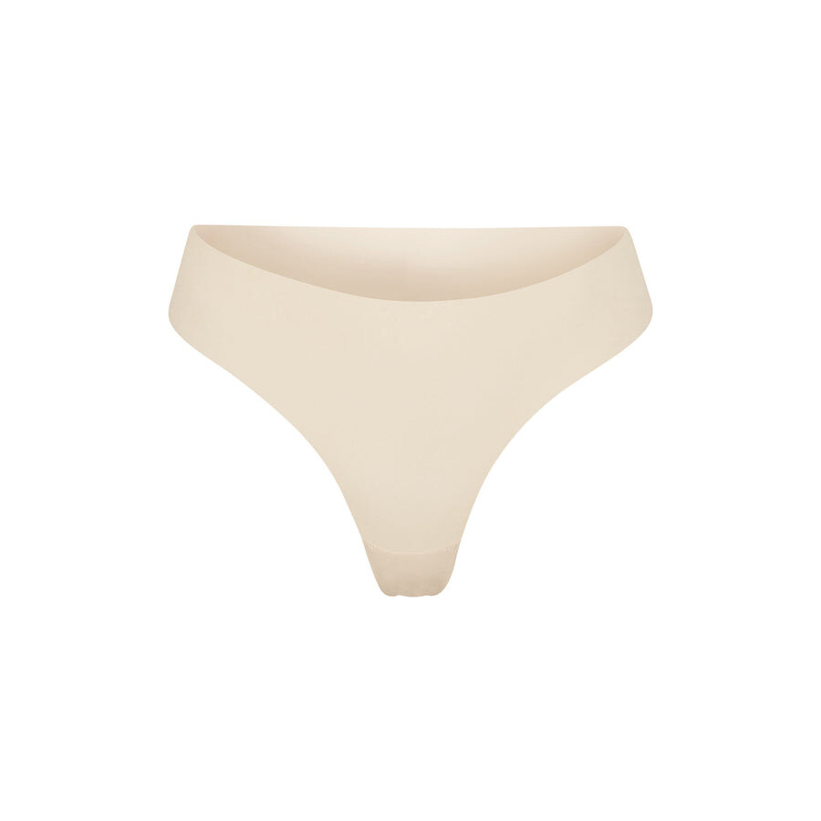 Стринги с окучиванием SKIMS Naked, песочный
Стринги с окучиванием SKIMS Naked, песочный