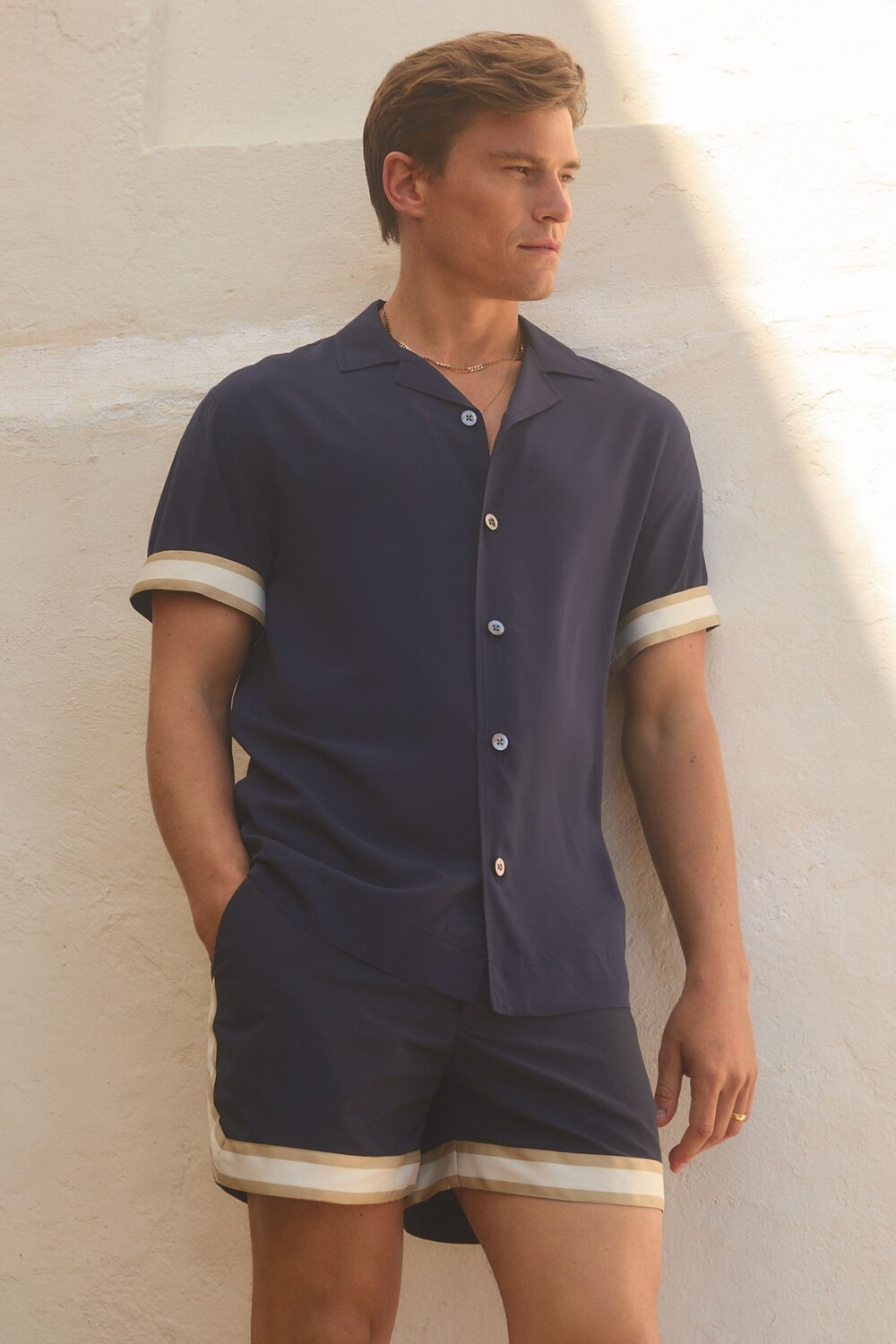 Рубашка с кубинским воротником и манжетами Valbonne ché Reiss, синий
Рубашка с кубинским воротником и манжетами Valbonne ché Reiss, синий