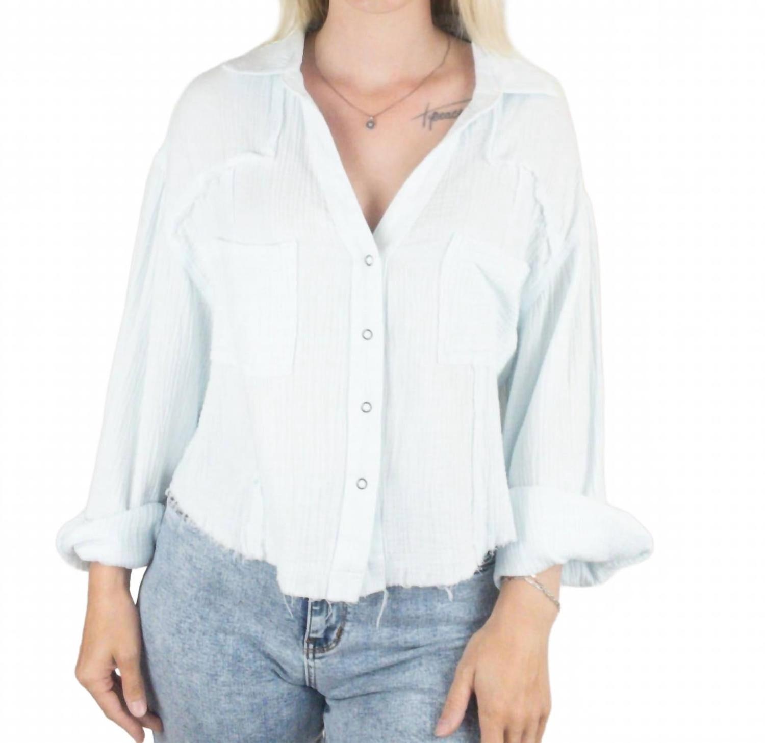 Светло-голубая блуза из марли Panache Apparel
Светло-голубая блуза из марли Panache Apparel