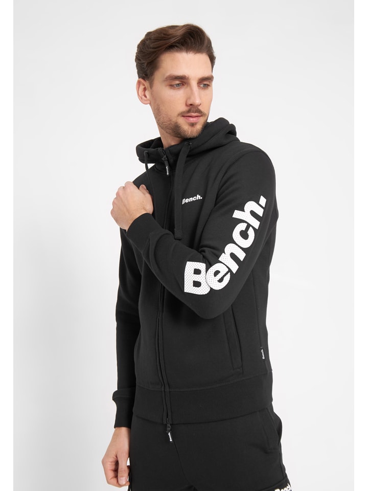 Bench Черная спортивная куртка «Маслоу»
Bench Черная спортивная куртка «Маслоу»