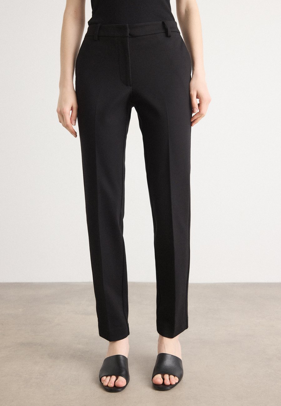 Брюки MARCIANO BY GUESS GWEN PANTS, Black
Брюки MARCIANO BY GUESS GWEN PANTS, Black