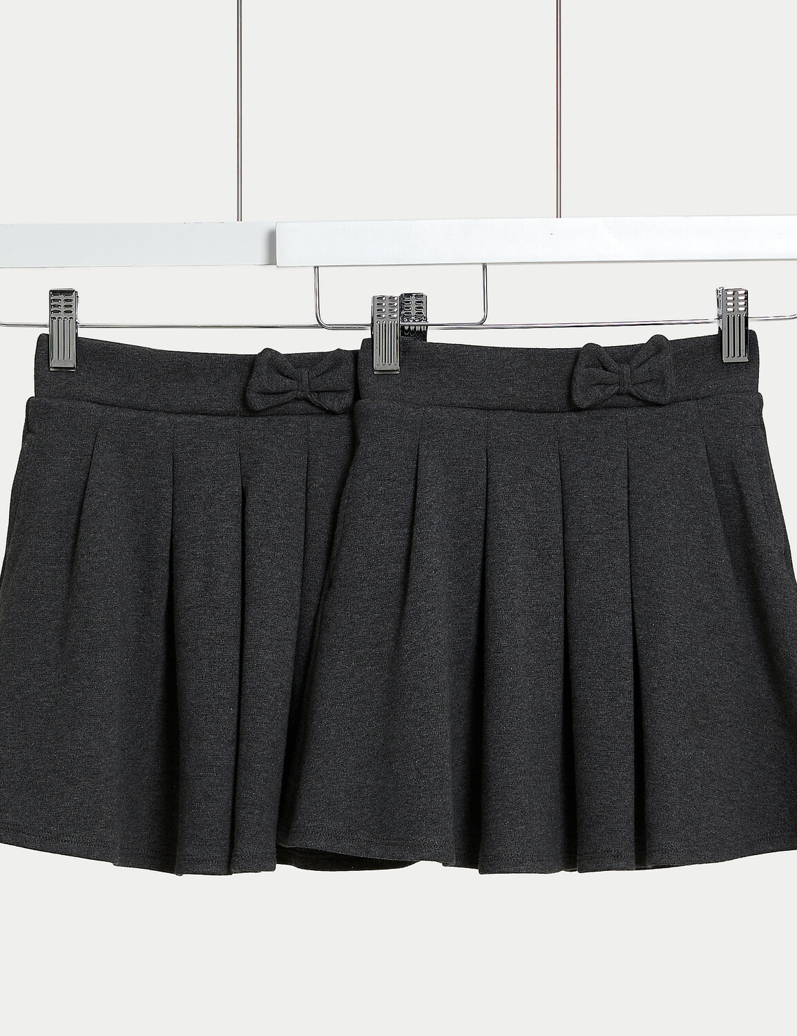 2 пары школьных юбок из джерси с бантом для девочек (2–14 лет) Marks & Spencer, серый
2 пары школьных юбок из джерси с бантом для девочек (2–14 лет) Marks & Spencer, серый