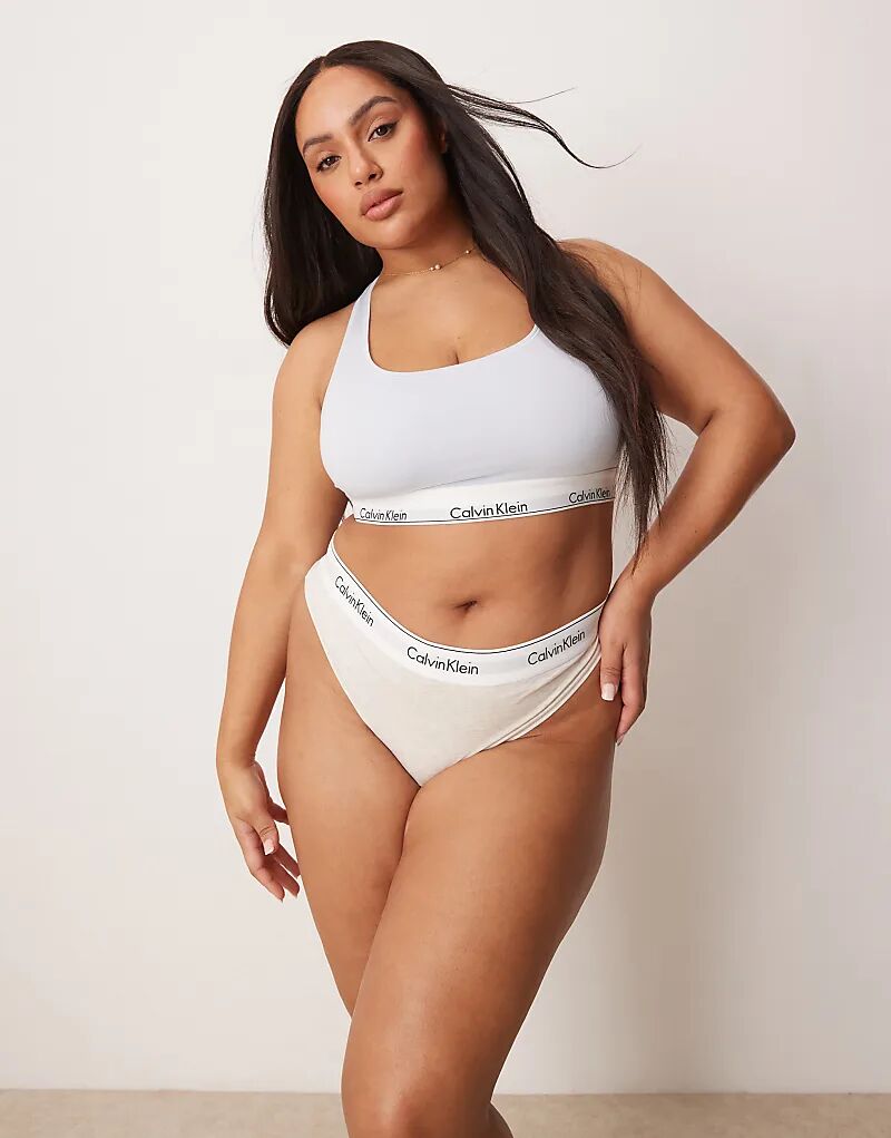 Стринги Plus Modern Cotton с логотипом на тесьме овсяного цвета Calvin Klein
Стринги Plus Modern Cotton с логотипом на тесьме овсяного цвета Calvin Klein