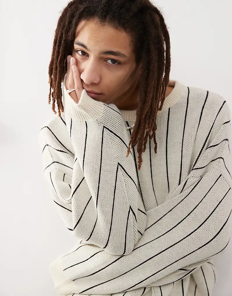 COLLUSION Трикотажный свитер в тонкую полоску
COLLUSION Трикотажный свитер в тонкую полоску