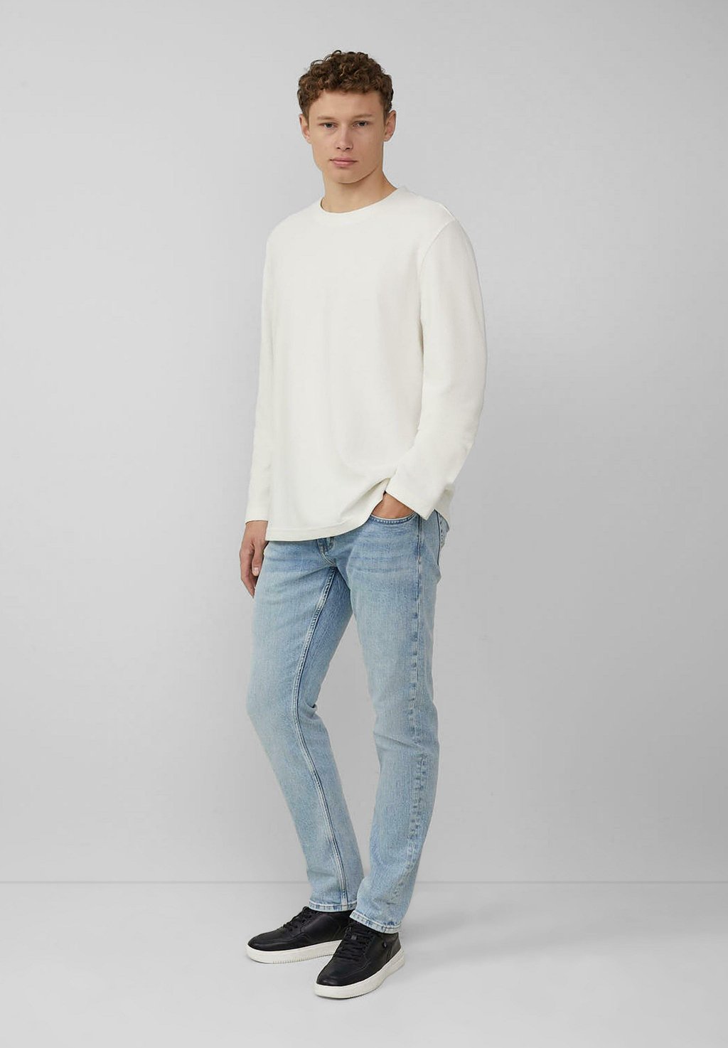 Лонгслив AUS STRUKTUR QS, кремовый 
Лонгслив AUS STRUKTUR QS, кремовый