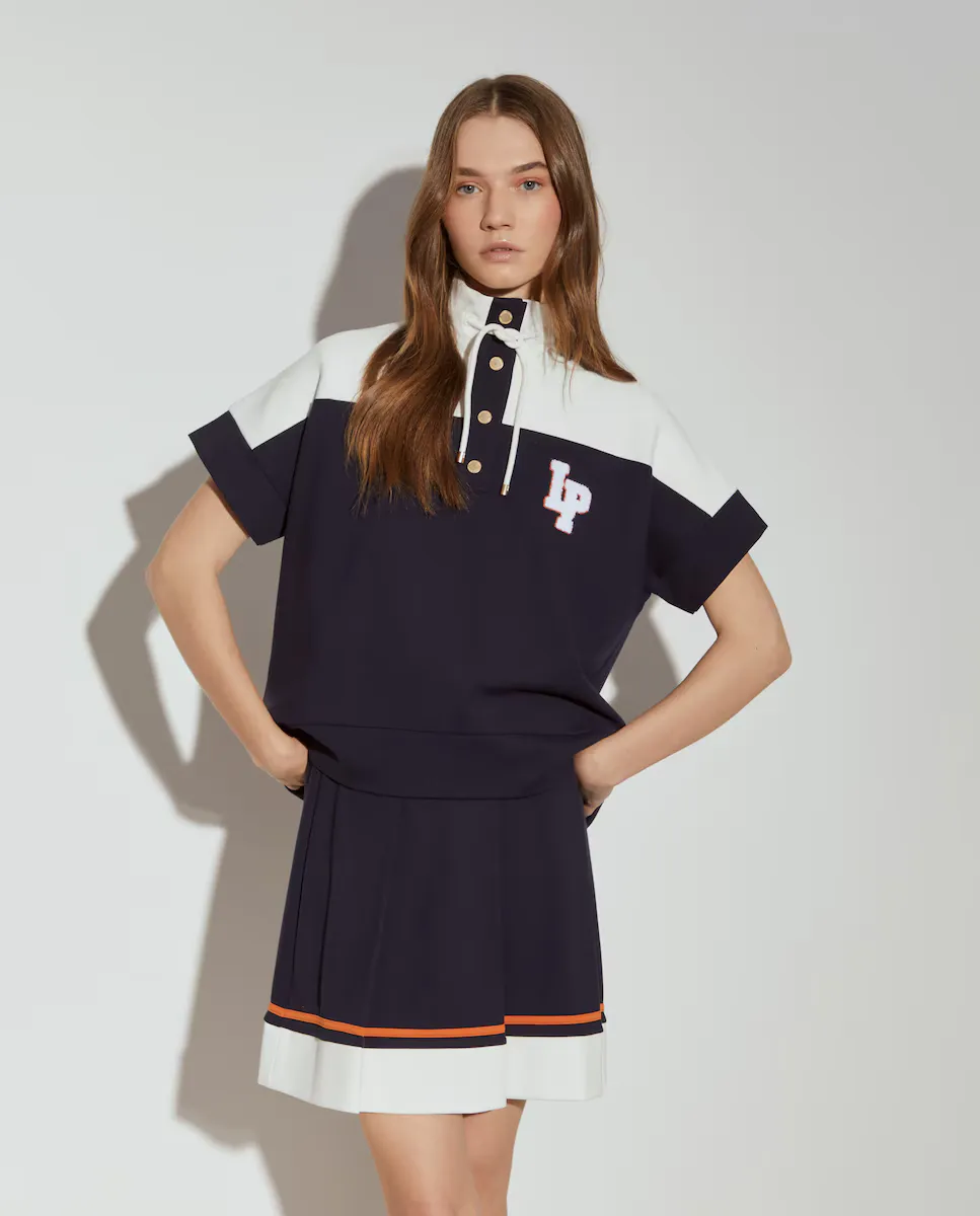 Женский двухцветный свитер с короткими рукавами Lion of Porches, темно-синий
Женский двухцветный свитер с короткими рукавами Lion of Porches, темно-синий