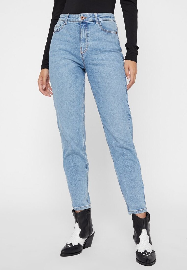 Джинсы облегающего кроя Pieces
Джинсы облегающего кроя Pieces