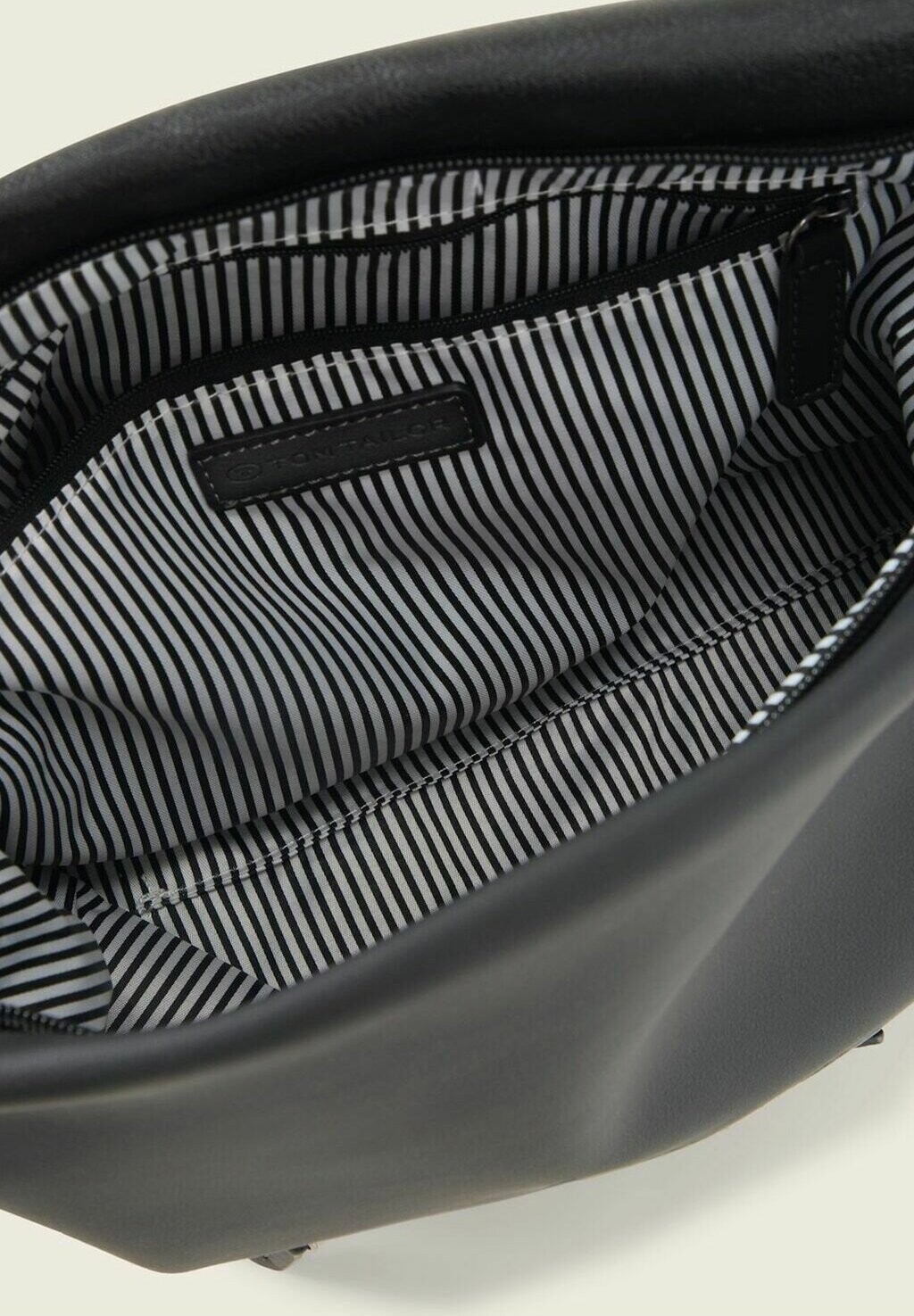 Сумка через плечо GIA TOM TAILOR, черный
Сумка через плечо GIA TOM TAILOR, черный