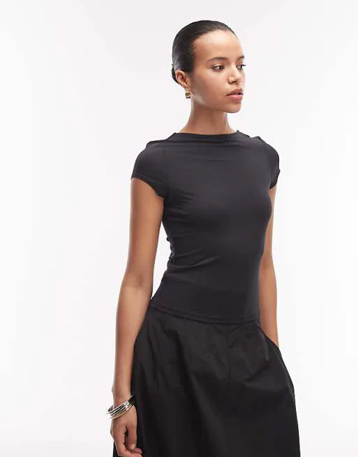 Черный облегающий топ с овальными рукавами и овальной спинкой ASOS DESIGN
Черный облегающий топ с овальными рукавами и овальной спинкой ASOS DESIGN