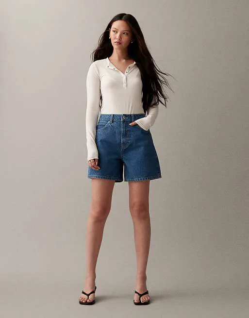 Голубые джинсовые шорты ASOS DESIGN
Голубые джинсовые шорты ASOS DESIGN