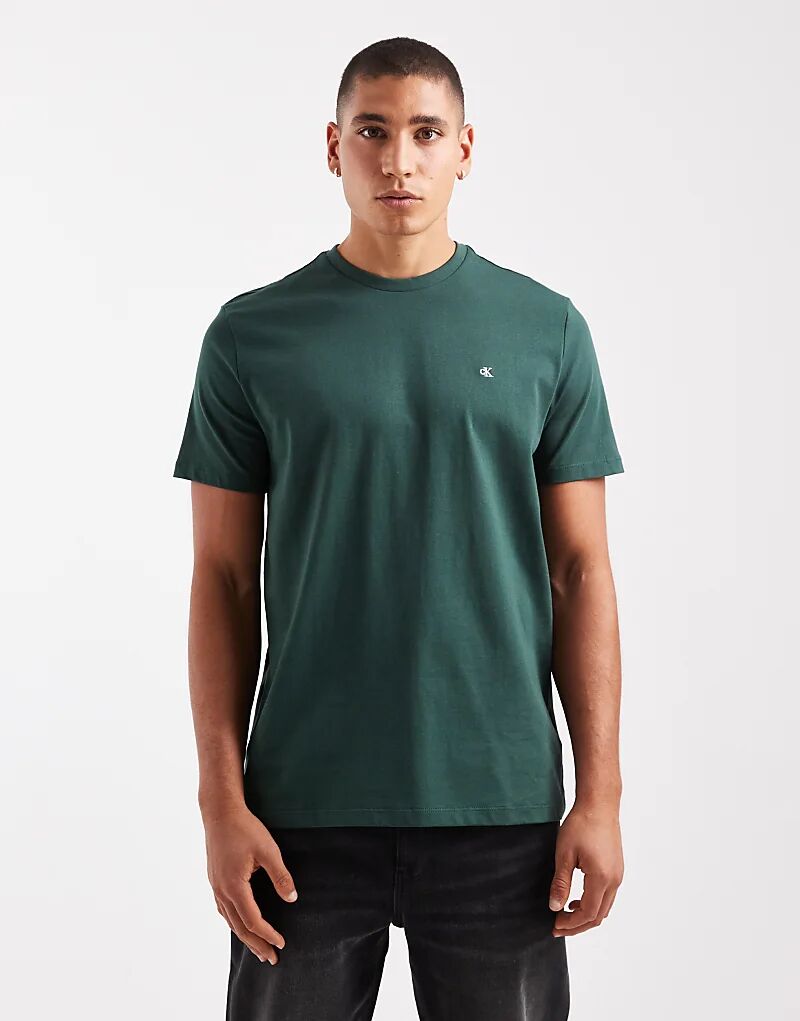 Футболка с маленьким логотипом Calvin Klein Jeans стального синего цвета
Футболка с маленьким логотипом Calvin Klein Jeans стального синего цвета