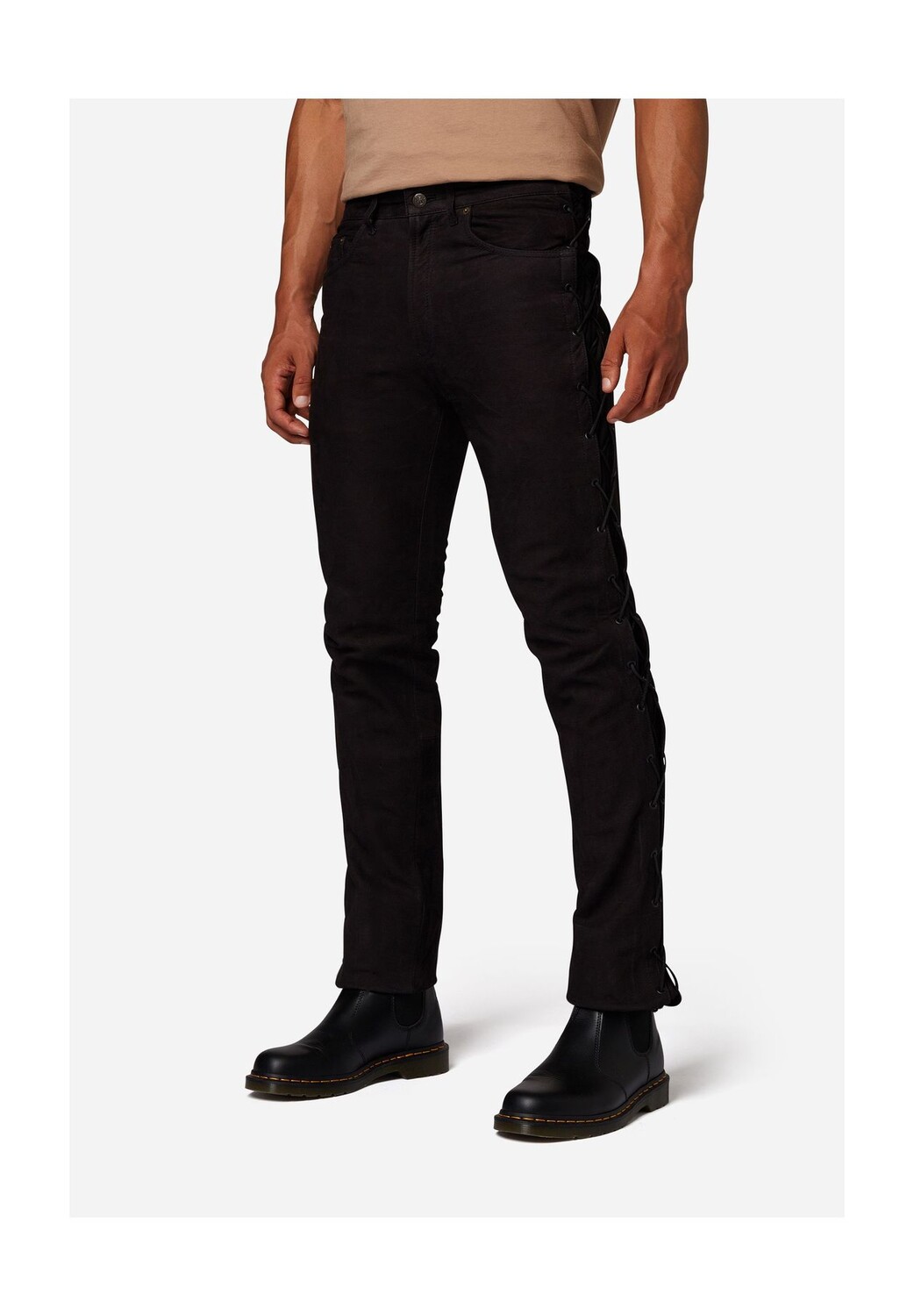 Мужские кожаные брюки S/L RT-101, кожаные джинсы на шнуровке - пятикарманный вид из замши RICANO, цвет Schwarz Weite Zoll
Мужские кожаные брюки S/L RT-101, кожаные джинсы на шнуровке - пятикарманный вид из замши RICANO, цвет Schwarz Weite Zoll