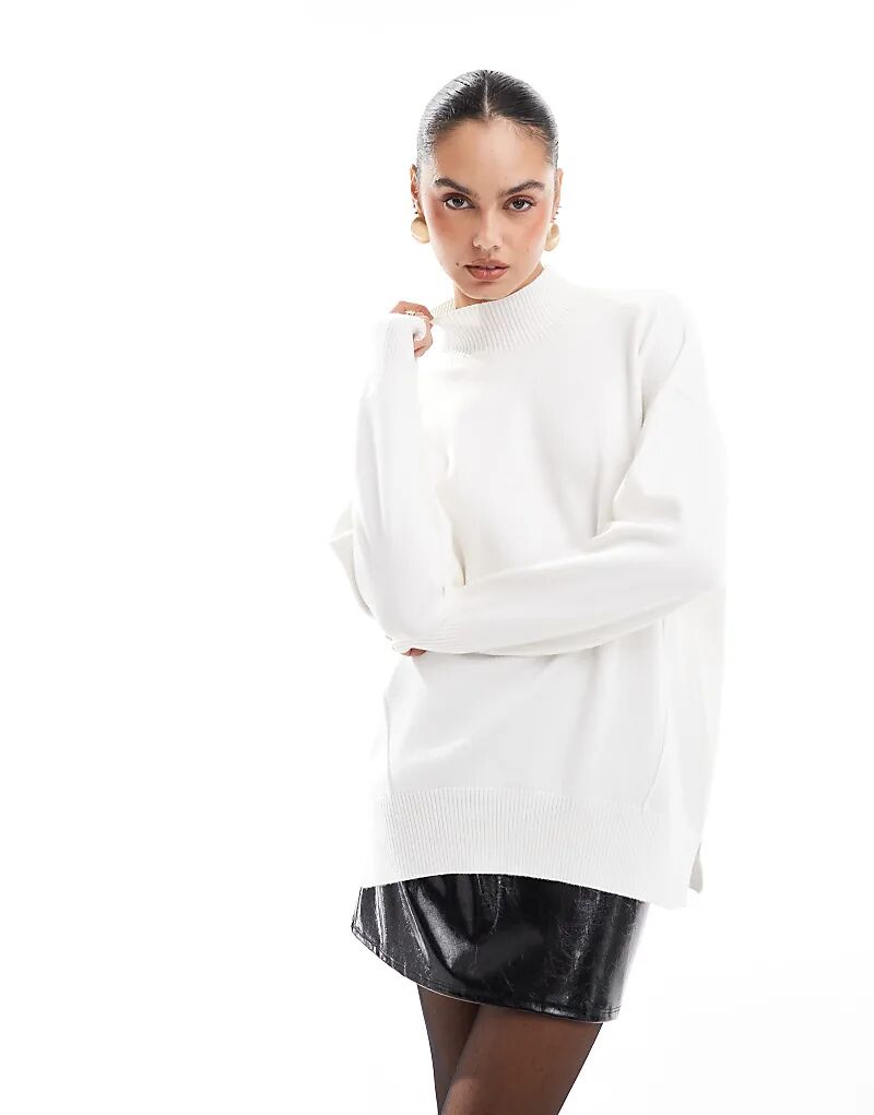 Зимний вязаный джемпер с высоким воротом белого цвета French Connection
Зимний вязаный джемпер с высоким воротом белого цвета French Connection