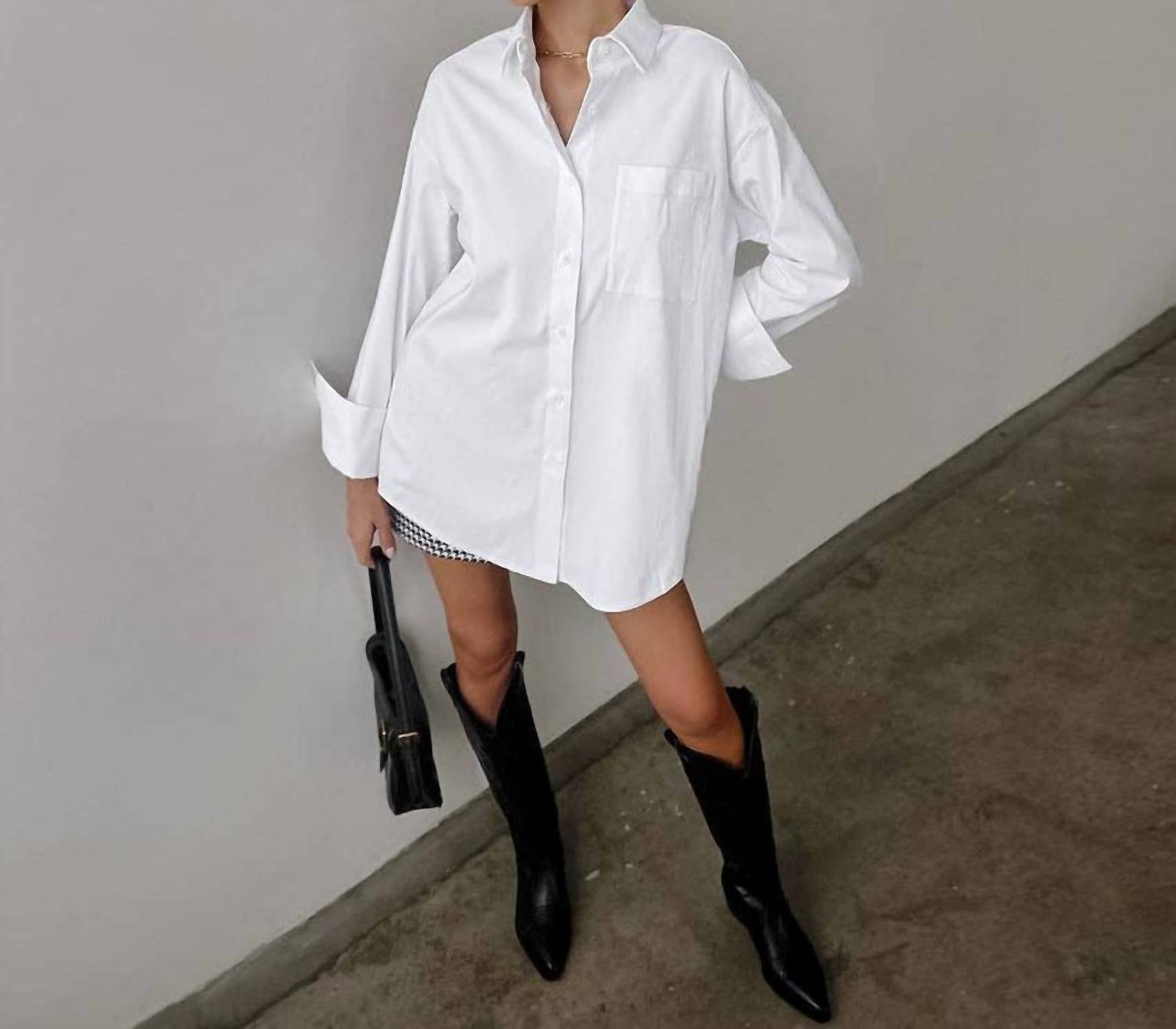 Классическая рубашка с отложным воротником в белом цвете Sweetkama
Классическая рубашка с отложным воротником в белом цвете Sweetkama