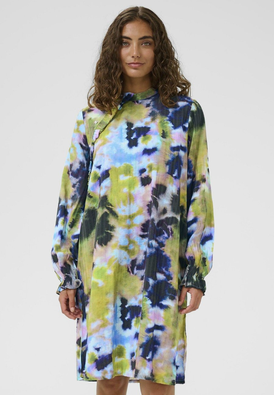 Платье Culture Shirt dress, Green Blue Abstract/Green
Платье Culture Shirt dress, Green Blue Abstract/Green