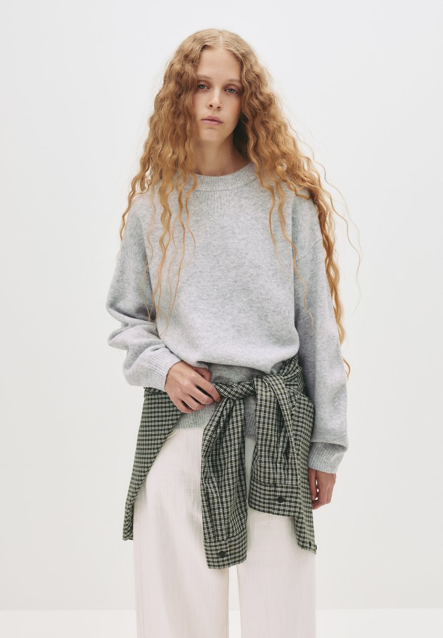 Джемпер PULL&BEAR Jumper, Light Grey
Джемпер PULL&BEAR Jumper, Light Grey