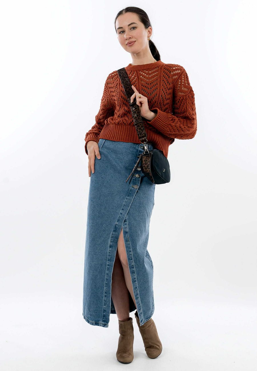 Сумка кросс-боди SURI FREY Cross body bag, Blue/Dark Blue
Сумка кросс-боди SURI FREY Cross body bag, Blue/Dark Blue