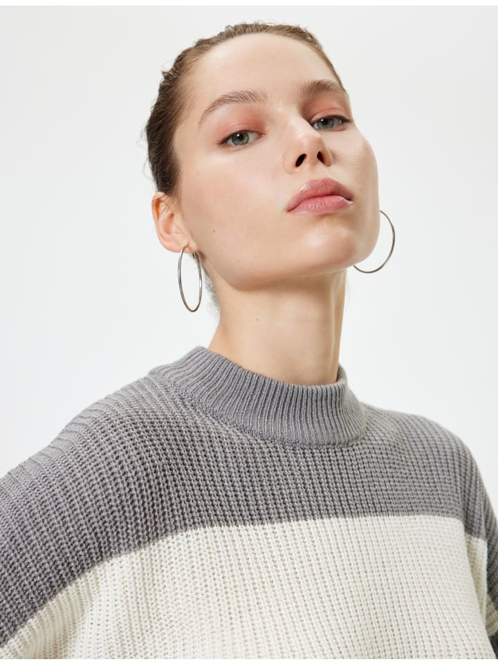 KOTON Серые полосатые толстовка
KOTON Серые полосатые толстовка