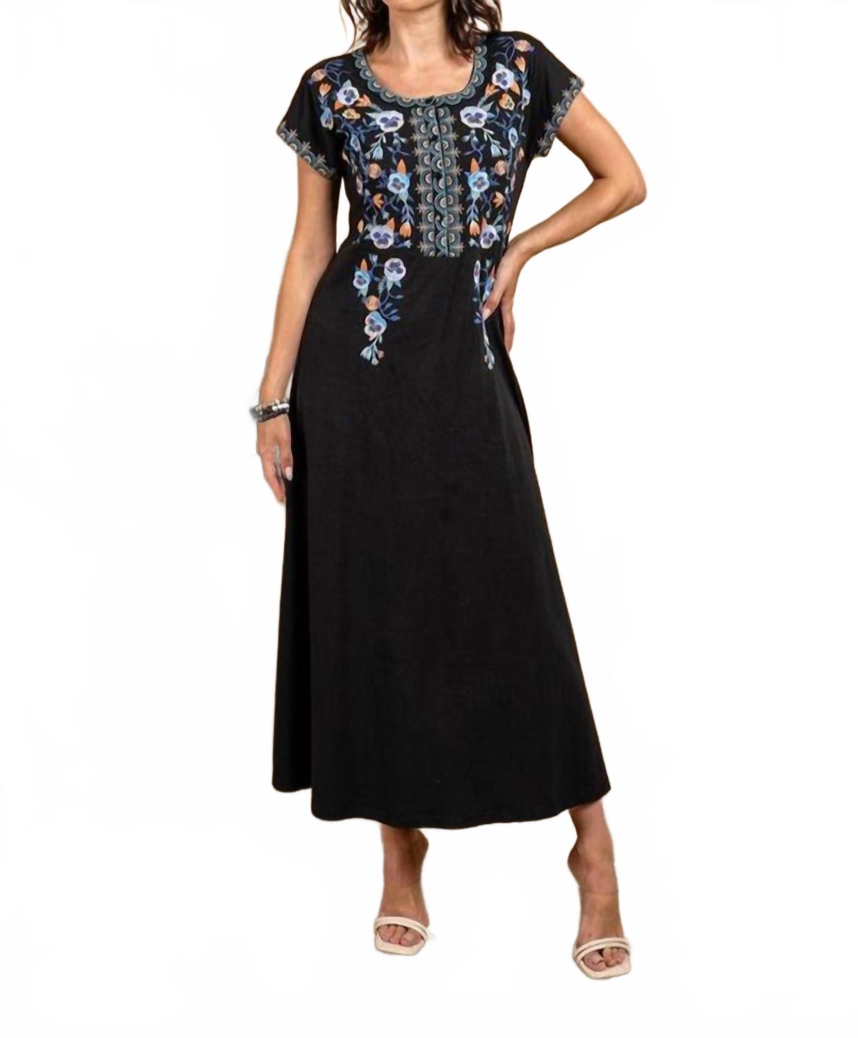Женское черное макси-платье из джерси с вышивкой PAPARAZZI
Женское черное макси-платье из джерси с вышивкой PAPARAZZI
