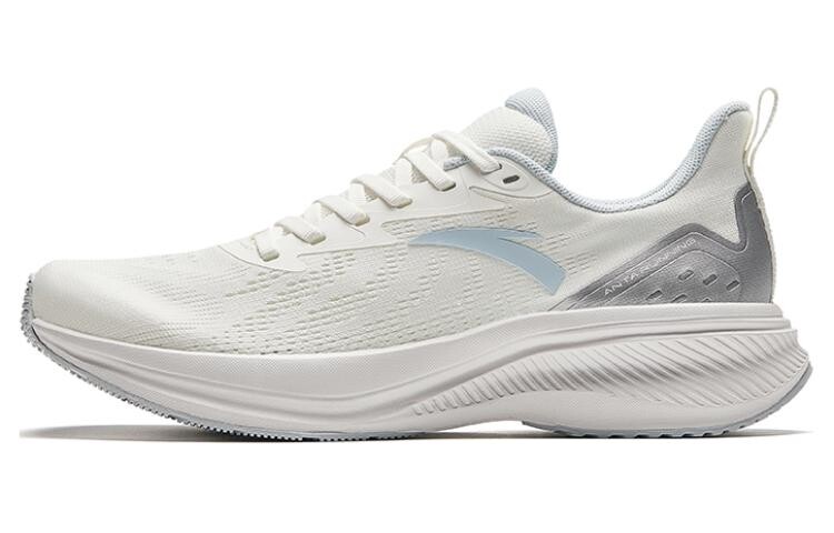 Коллекция беговых кроссовок для женщин с низким верхом Papyrus/Silver/Mirage Blue Anta
Коллекция беговых кроссовок для женщин с низким верхом Papyrus/Silver/Mirage Blue Anta