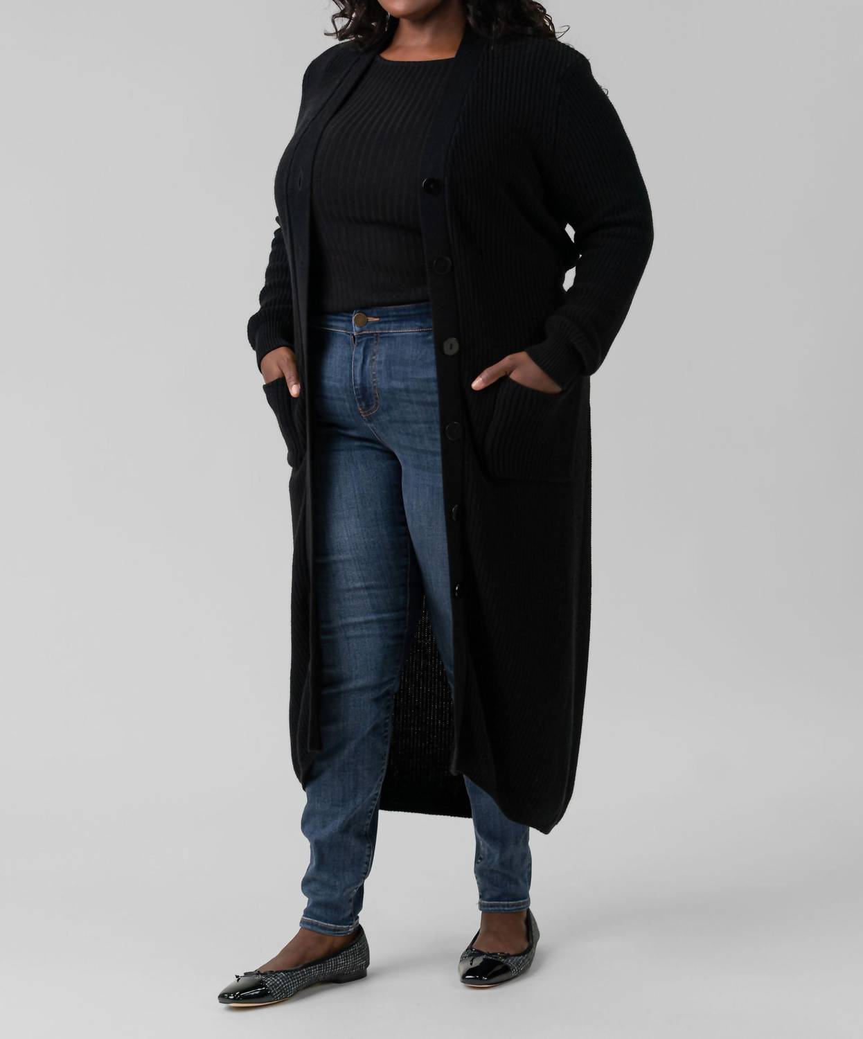 Черный удлиненный кардиган с ремнем и рубчиками плюс размера Minnie Rose
Черный удлиненный кардиган с ремнем и рубчиками плюс размера Minnie Rose