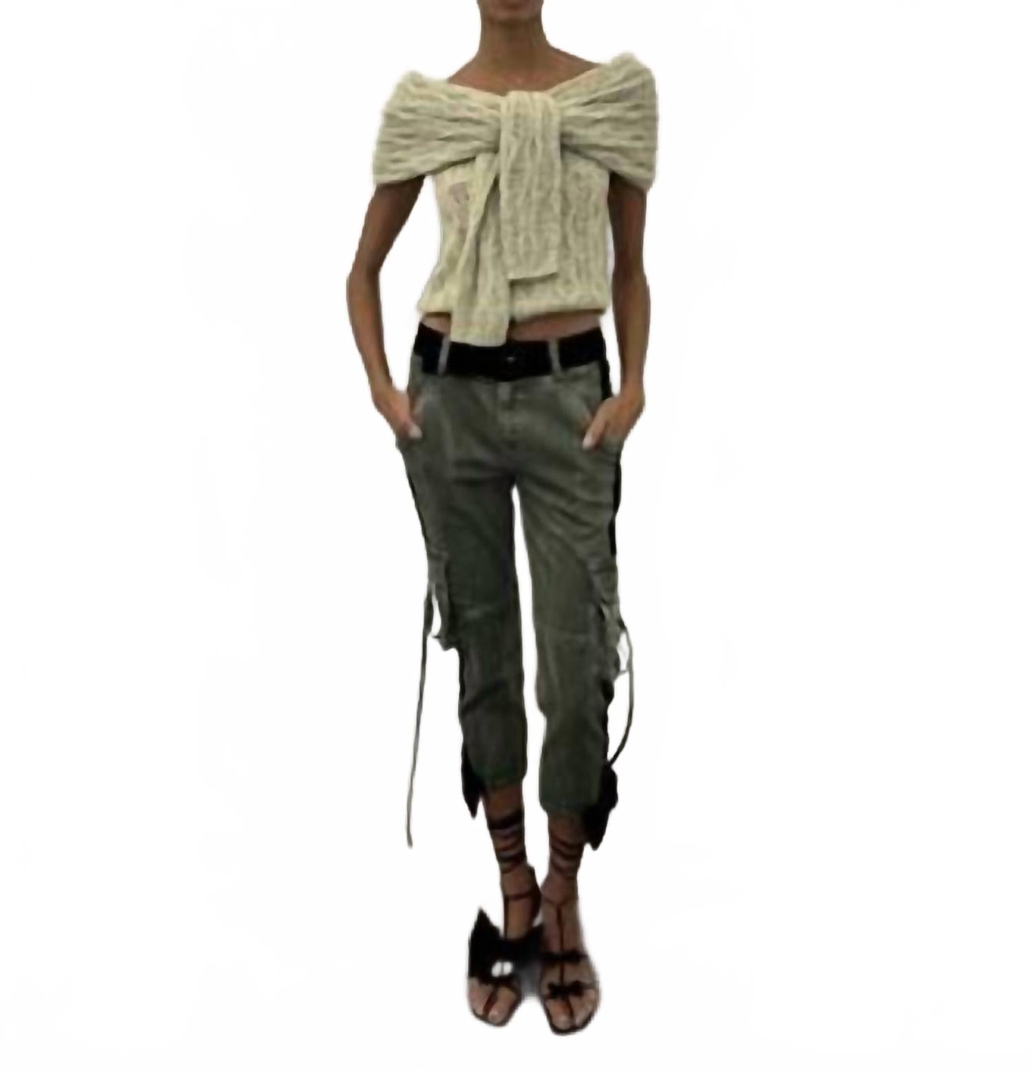 Кардиган Clarissa с запахом оливкового цвета Hellessy
Кардиган Clarissa с запахом оливкового цвета Hellessy